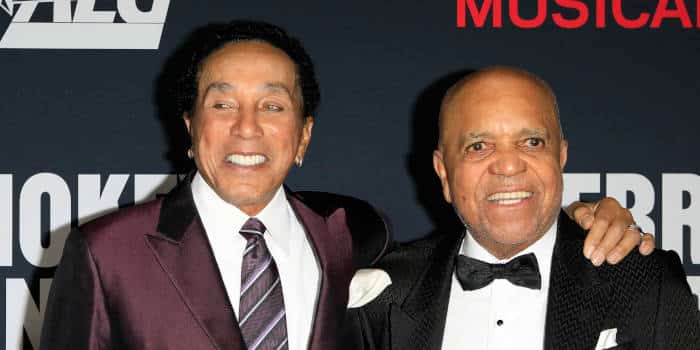 Smokey Robinson ต้องเผชิญกับคดีร้องเรียนเรื่องการล่วงละเมิดทางเพศมูลค่า 50 ล้านดอลลาร์